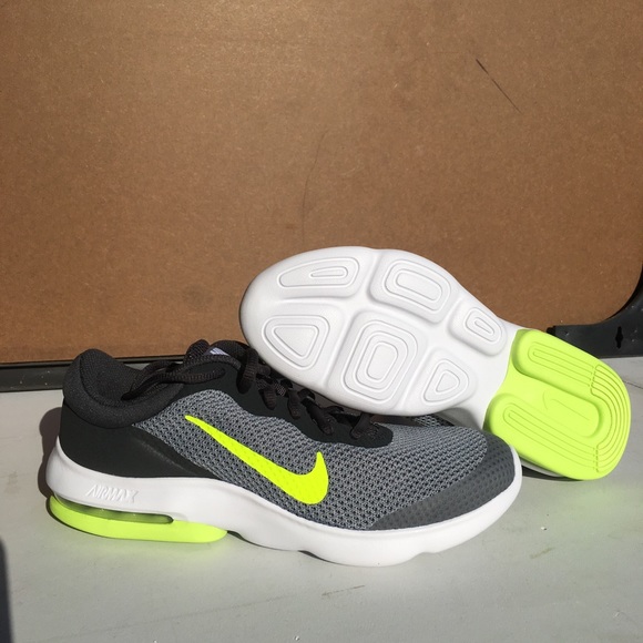 air max advantage